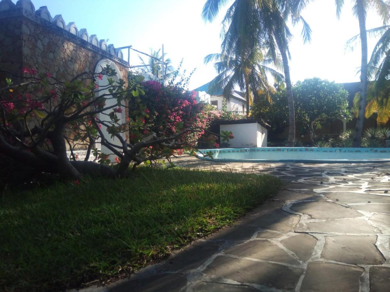 Pashmina House Bed & Breakfast Watamu Ngoại thất bức ảnh