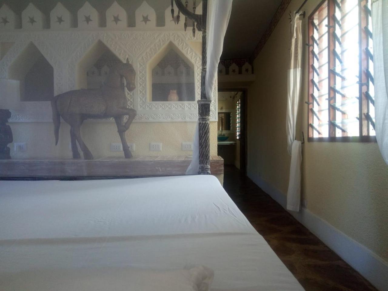 Pashmina House Bed & Breakfast Watamu Ngoại thất bức ảnh
